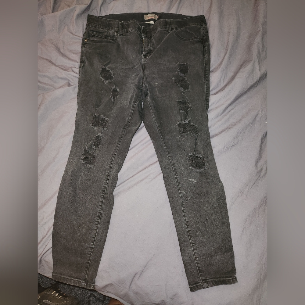 Jeans - Picture 3 of 4